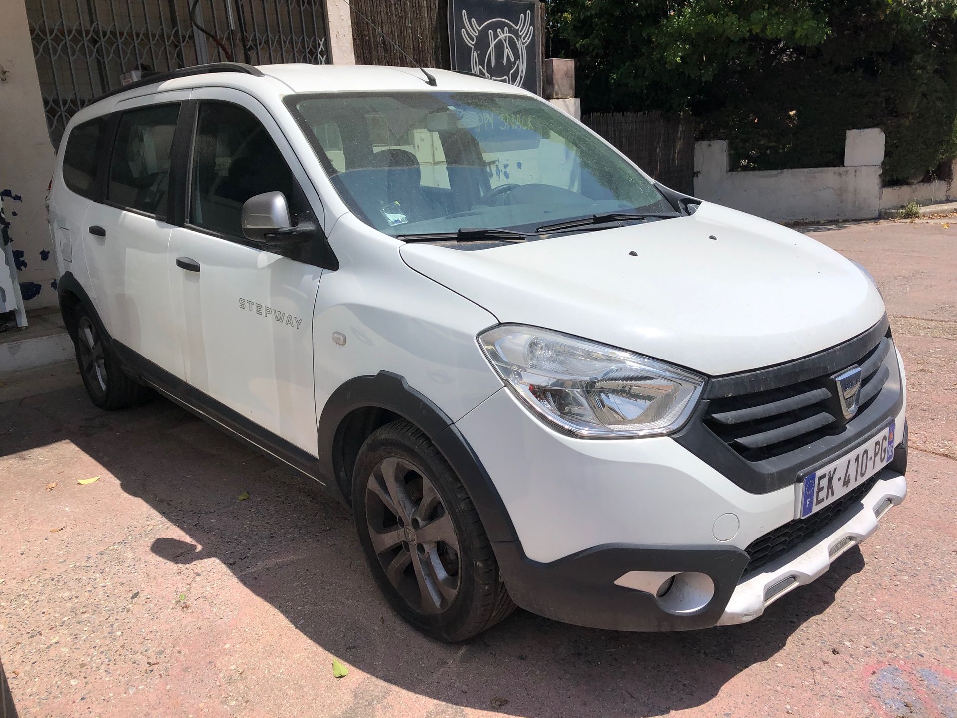 Null 1 DACIA LODGY 1.2 TCE 115 7 SEATS REGISTERED EK-410-PG FROM 07/03/2017 6HP &hellip;