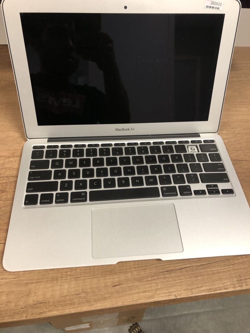 Null 1 Apple MacBook Air (11" Late 2010) 2 Duo 1.4Ghz 2GB 128GB SSD SOLD AS IS -&hellip;
