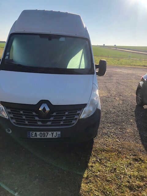 Null SALE ON DESIGNATION - LOCATED IN MONNERVILLE (91) : 1 CTTE RENAULT MASTER 2&hellip;