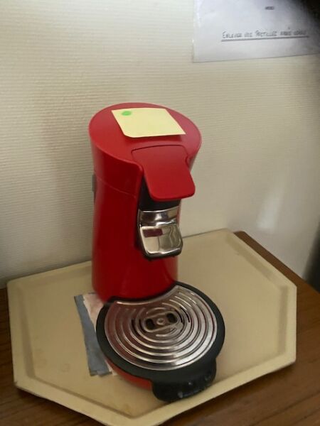 Null SUR DESIGNATION SE TROUVANT A EVRY COURCOURONNES (91) - 1 machine à café