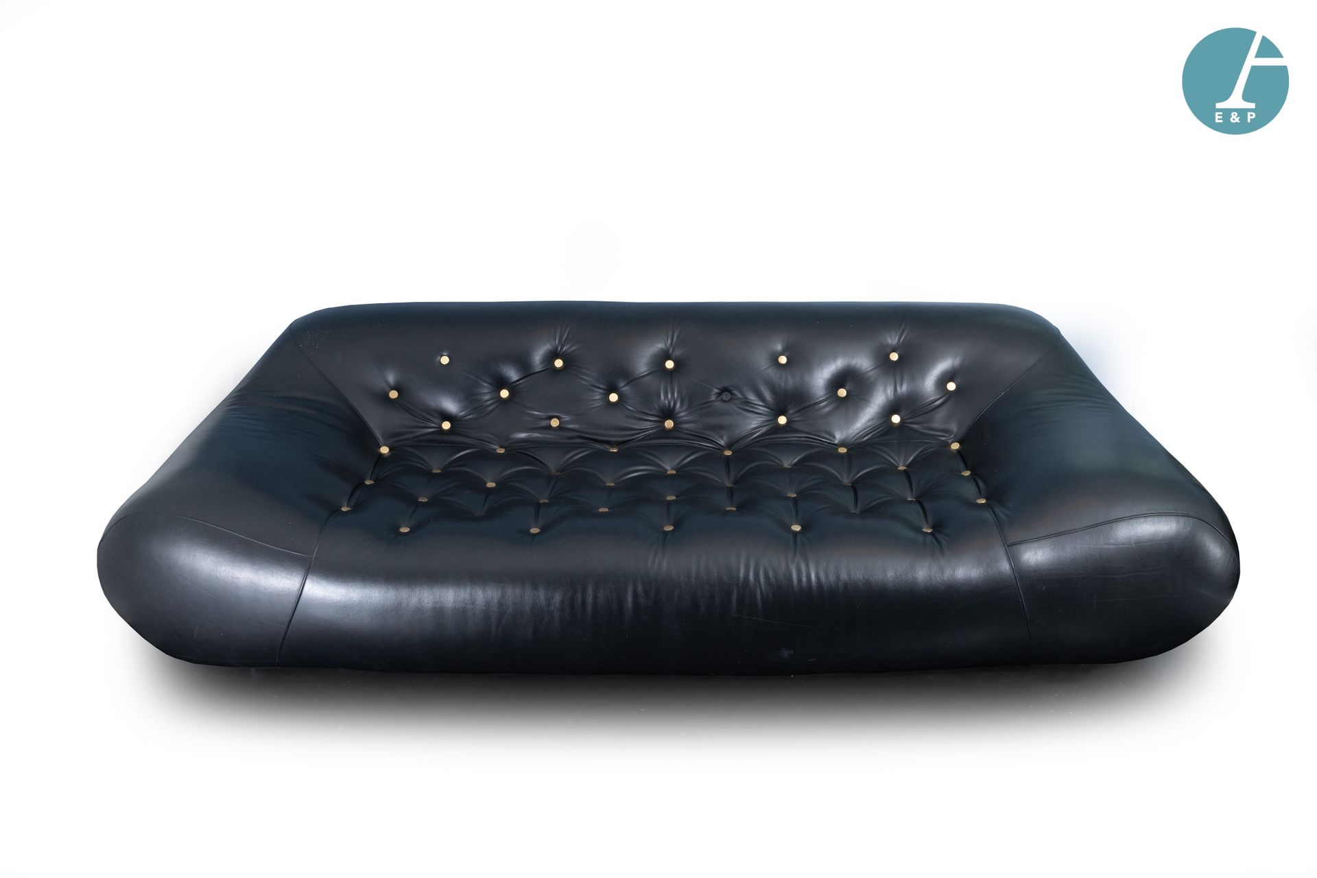 Null FROM THE FORMER HOTEL W PARIS-OPERA



Three-seater sofa in black leatheret&hellip;