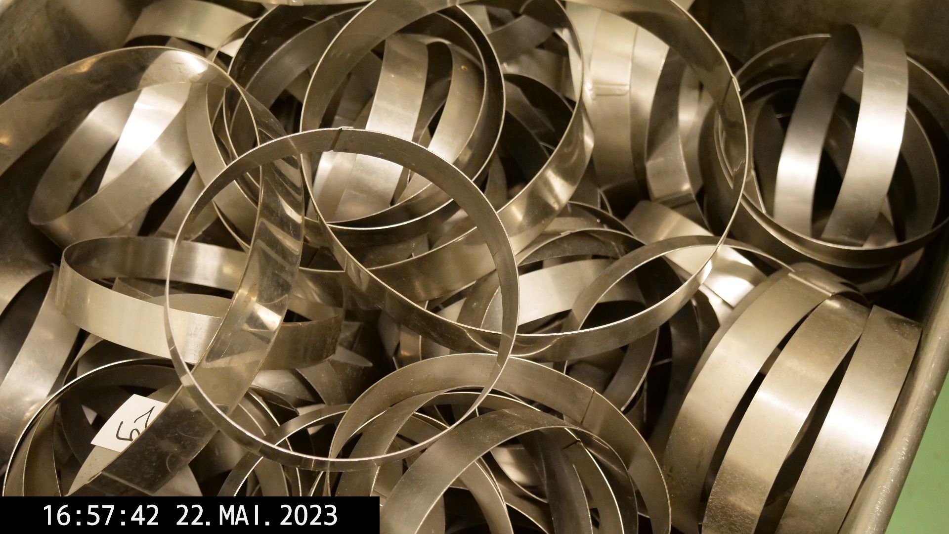 Null A large set of metal dessert rings: 26 and 18 cm.