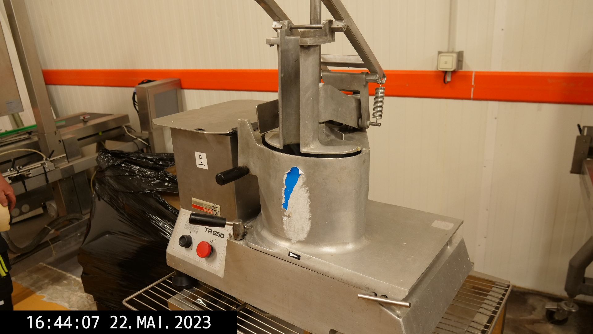 Null DITO SAMA
Robot cutter TR250 with a rape on a mobile table. 
Serial number:&hellip;