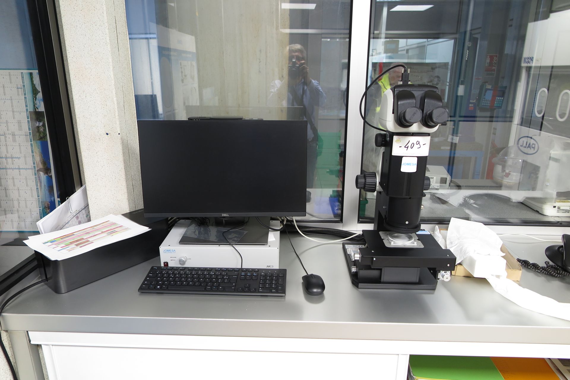 Null JOMESA microscope, type HFD4, N°11-73-2433 with associated computer