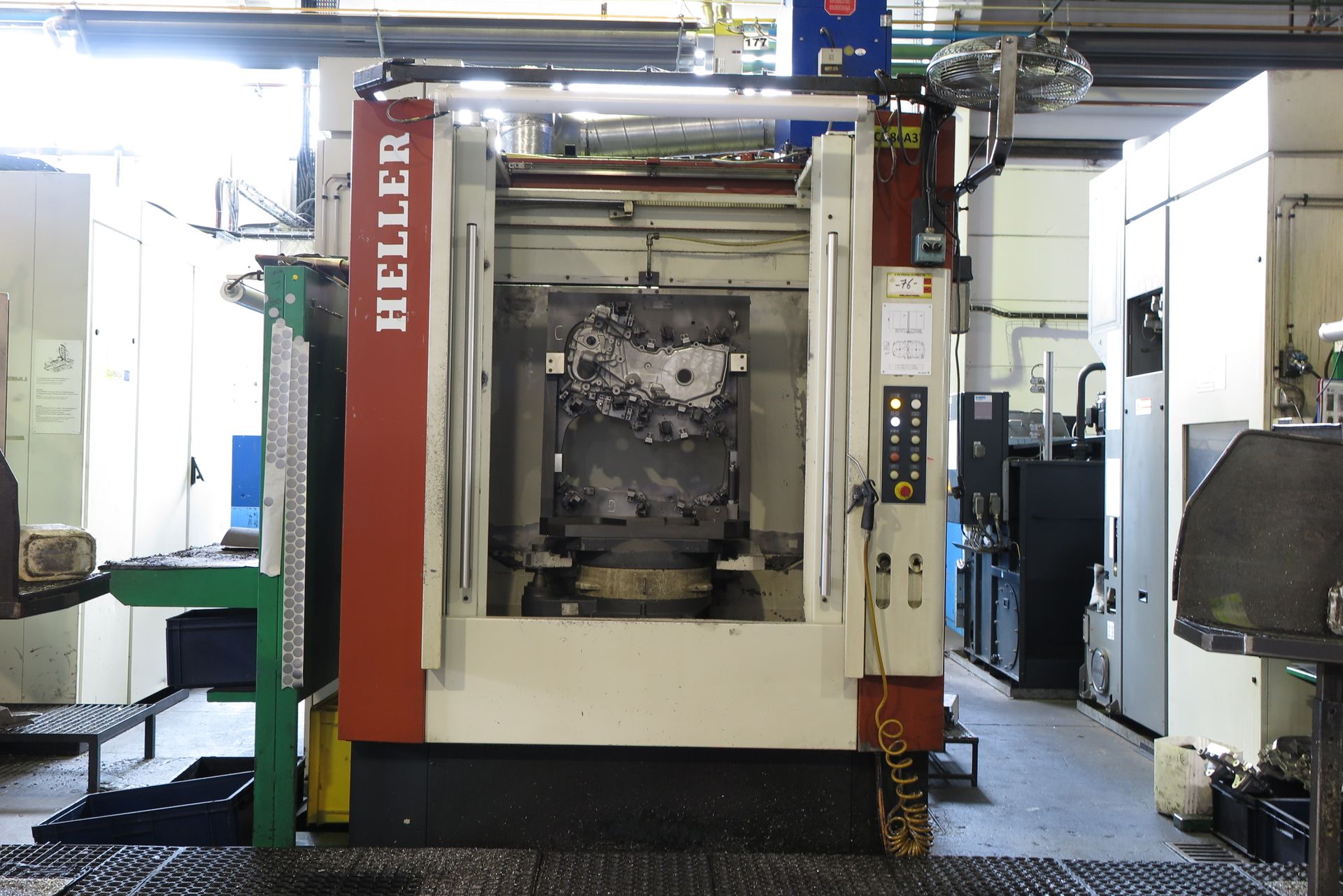 Null Machining center HELLER (CU86A37), type H2000, N°49195, year 2008, spindle &hellip;