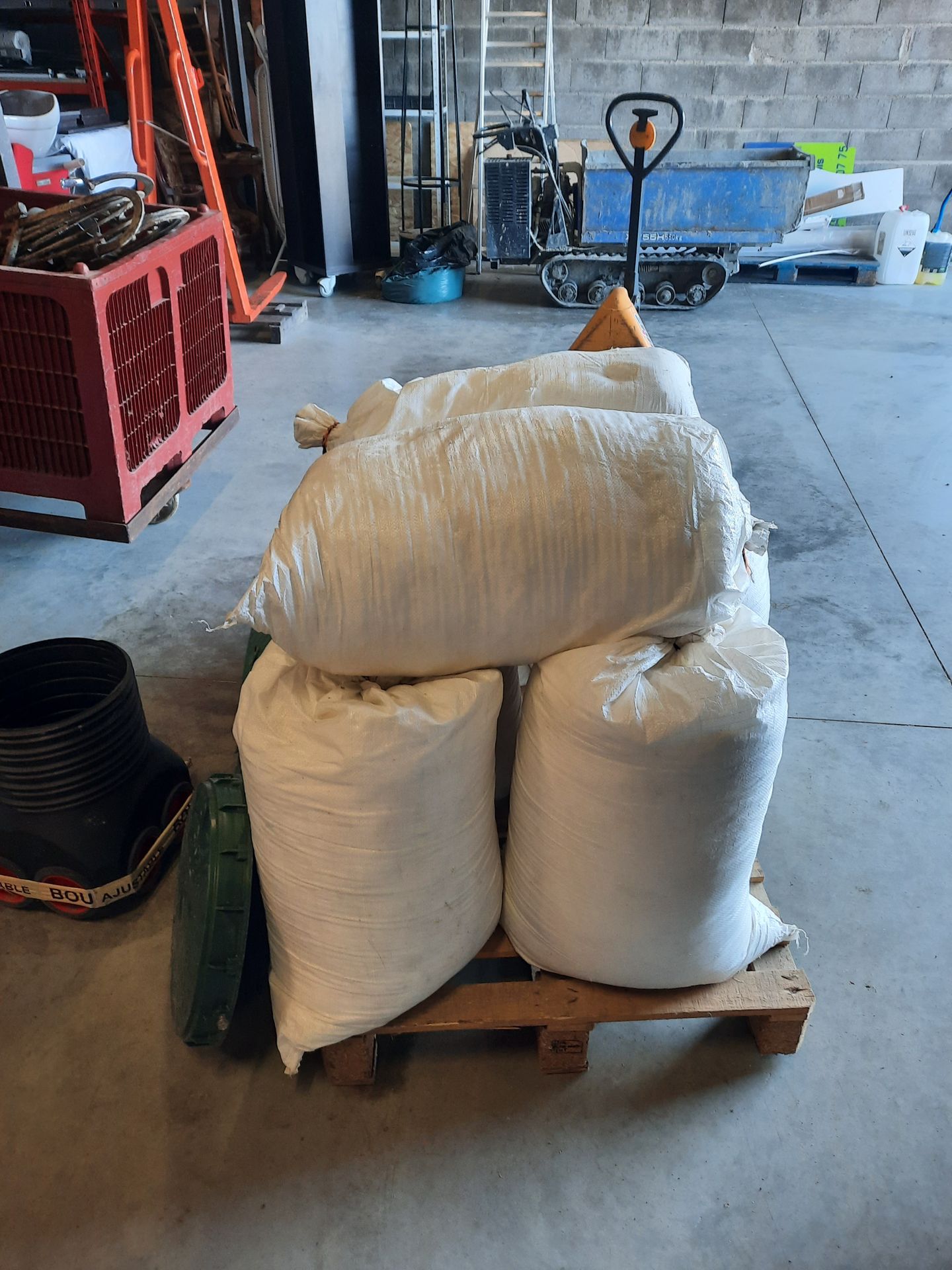 Null 8 sacs de fibre pour ciment, 6 réhausses de regard en béton, tampons, 24 se&hellip;