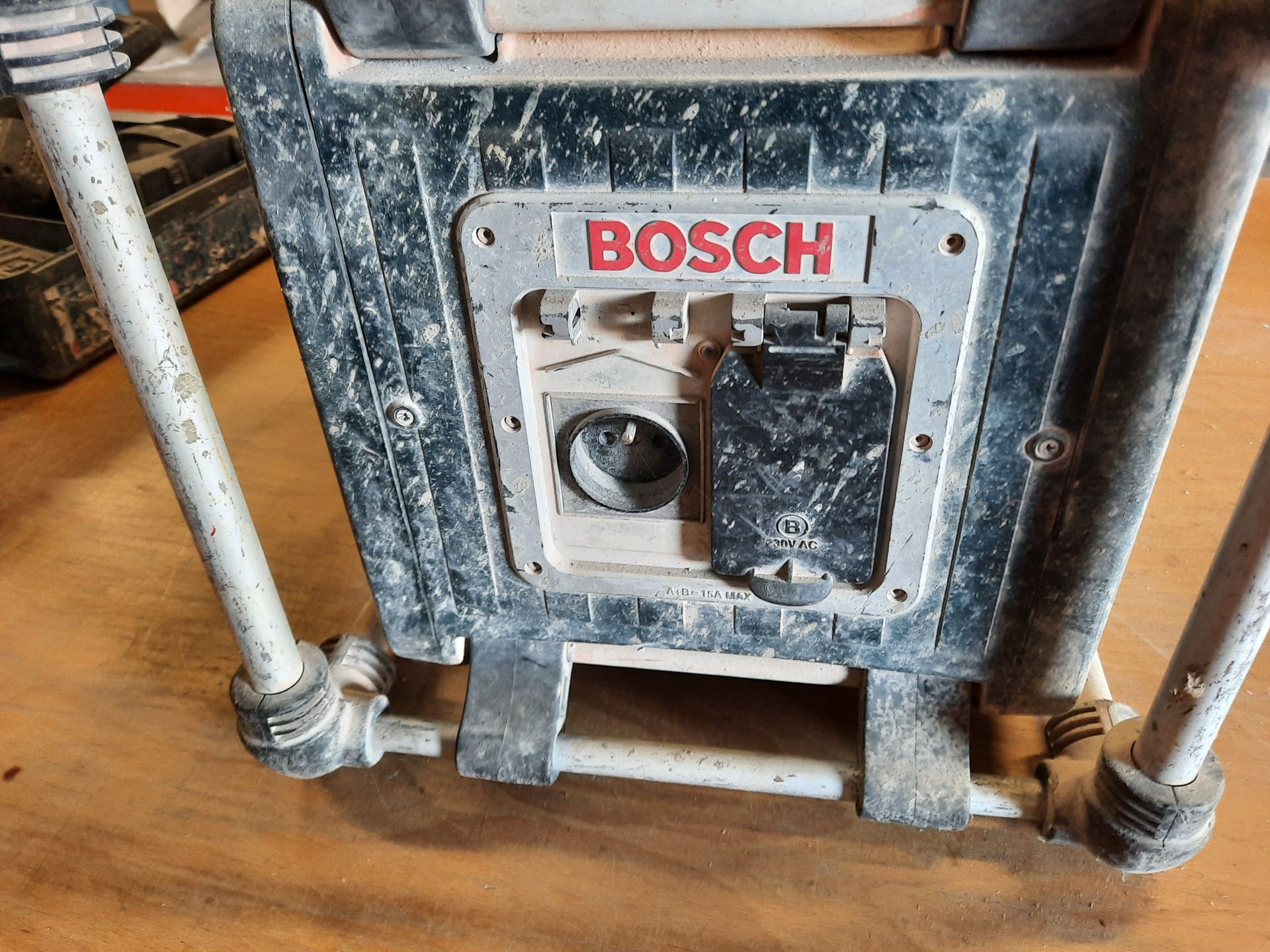 Null 1 BOSCH worksite radio type GML24V year 2009 serial number 992000C16