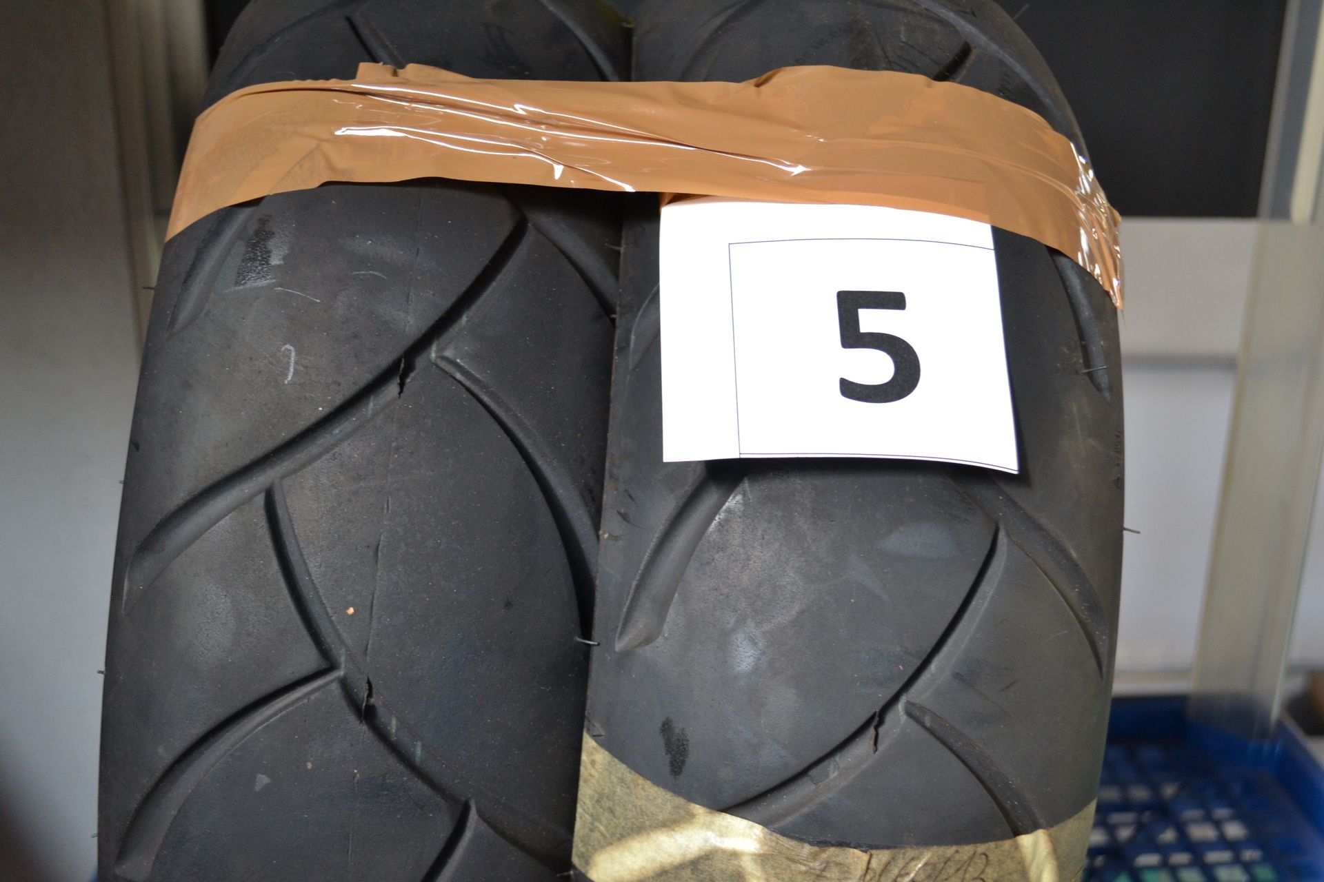 Null Deux pneus d'occasion KENDA, 130*60*13, Année de fabrication 2015