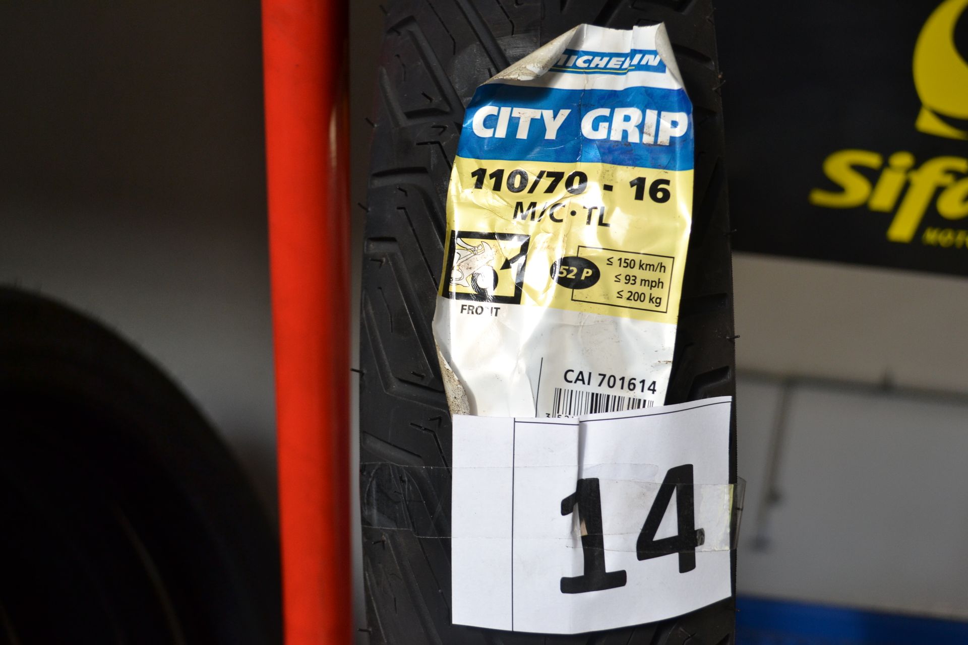 Null MICHELIN CITY GRIP tire, 110*70*R16, year of manufacture 2016