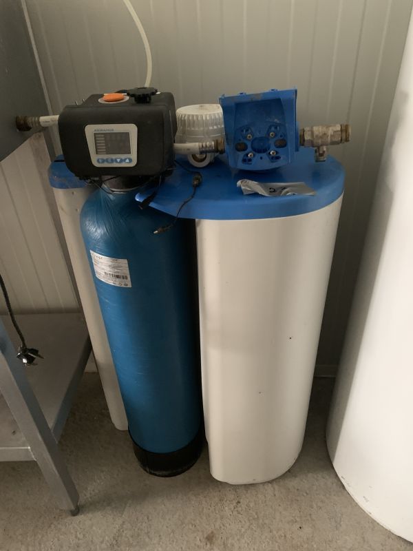 Null One HST water softener, year 2011