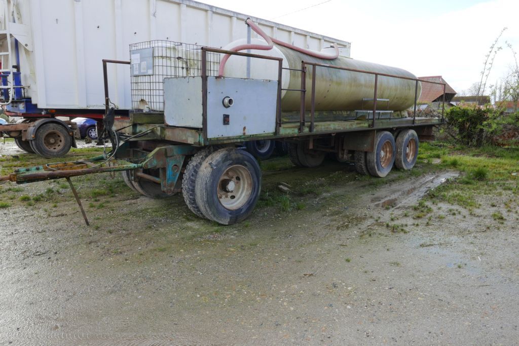Null Transport tank with trailer, no registration, yard vehicle