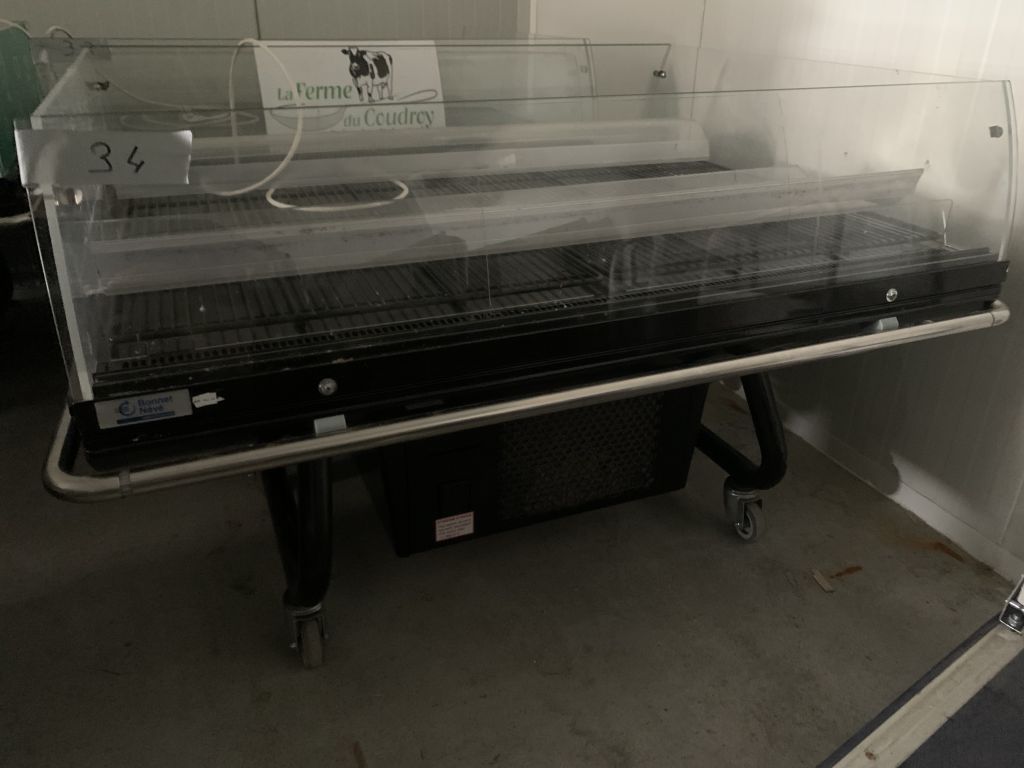 Null A BONNET NEVE mobile refrigerated display case, approx. 1.30 m by 1.50 m