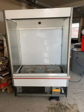 Null 
Open vertical refrigerated display case. In used condition. The unit has n&hellip;