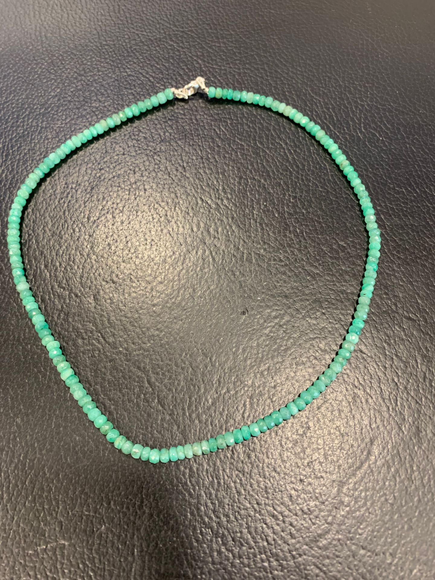 Null Faceted Emerald Necklace with Silver Clasp