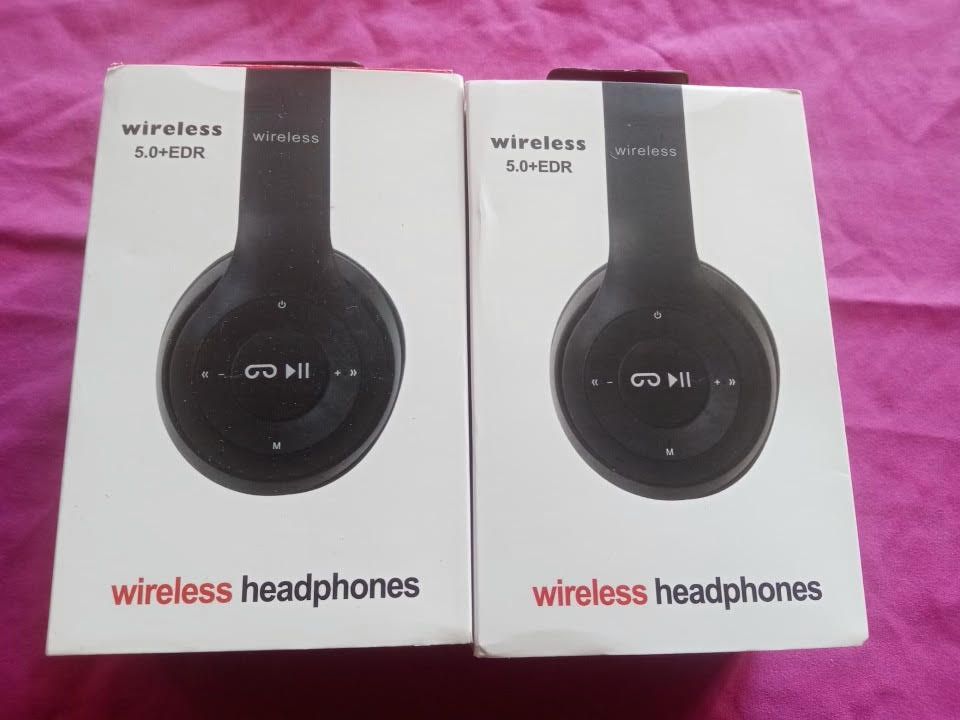 Null Set of 2 wireless headsets