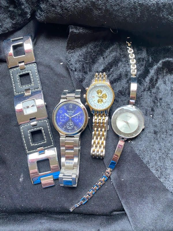 Lot de 4 montres