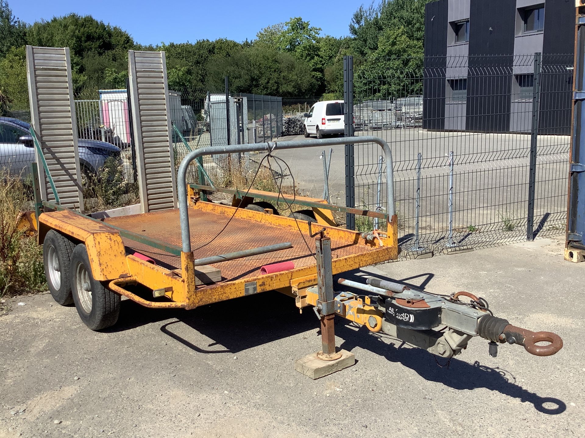 Null Lot 38: Double axle trailer with aluminium ramps. 3T5 with GH-315-TD regist&hellip;