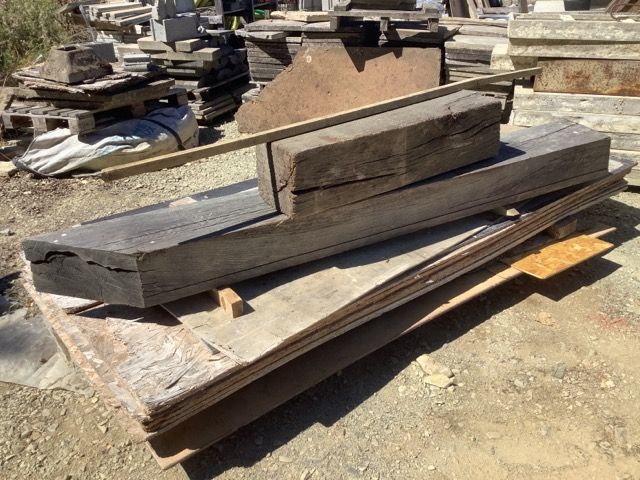 Null Lot 13: Set of boards and pieces of wooden beams