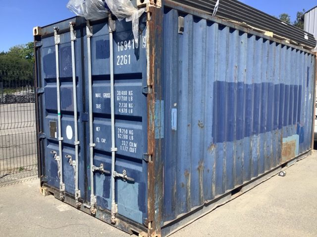 Null Lot 24: blue container 6 meters