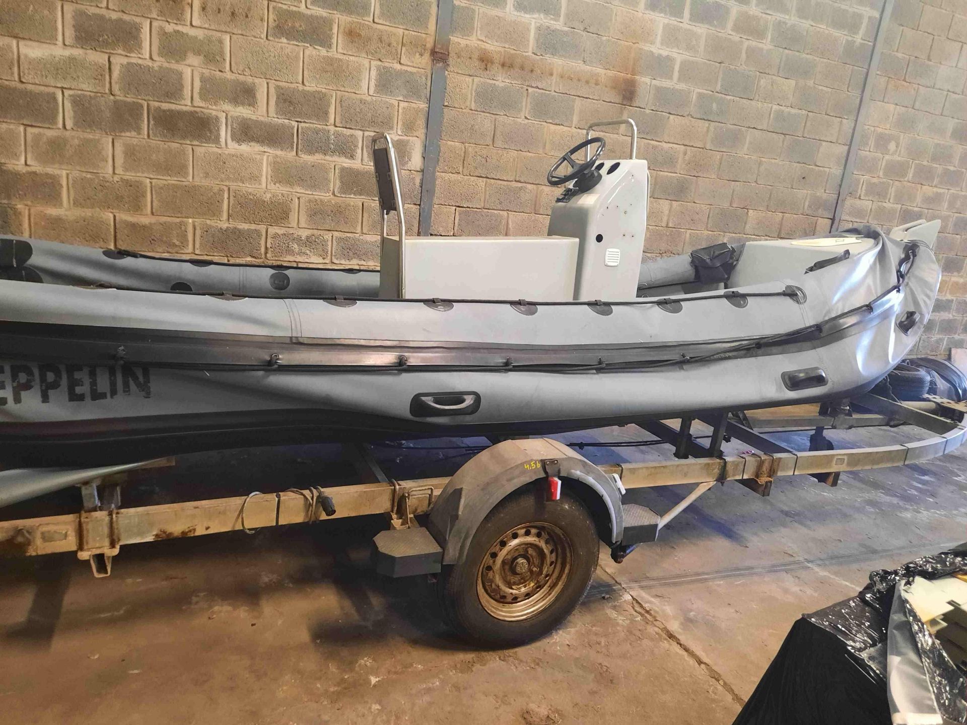 Null 2102MARTBR02498
Boat trailer. Shock to the rear.
 
 
 
Service issuing: FAA&hellip;