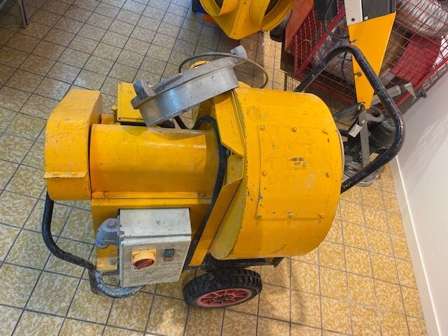 Null 
COLAREX TYPHOON WELDING AERATOR - 
Visible in auction room 80300 ALBERT
Fu&hellip;