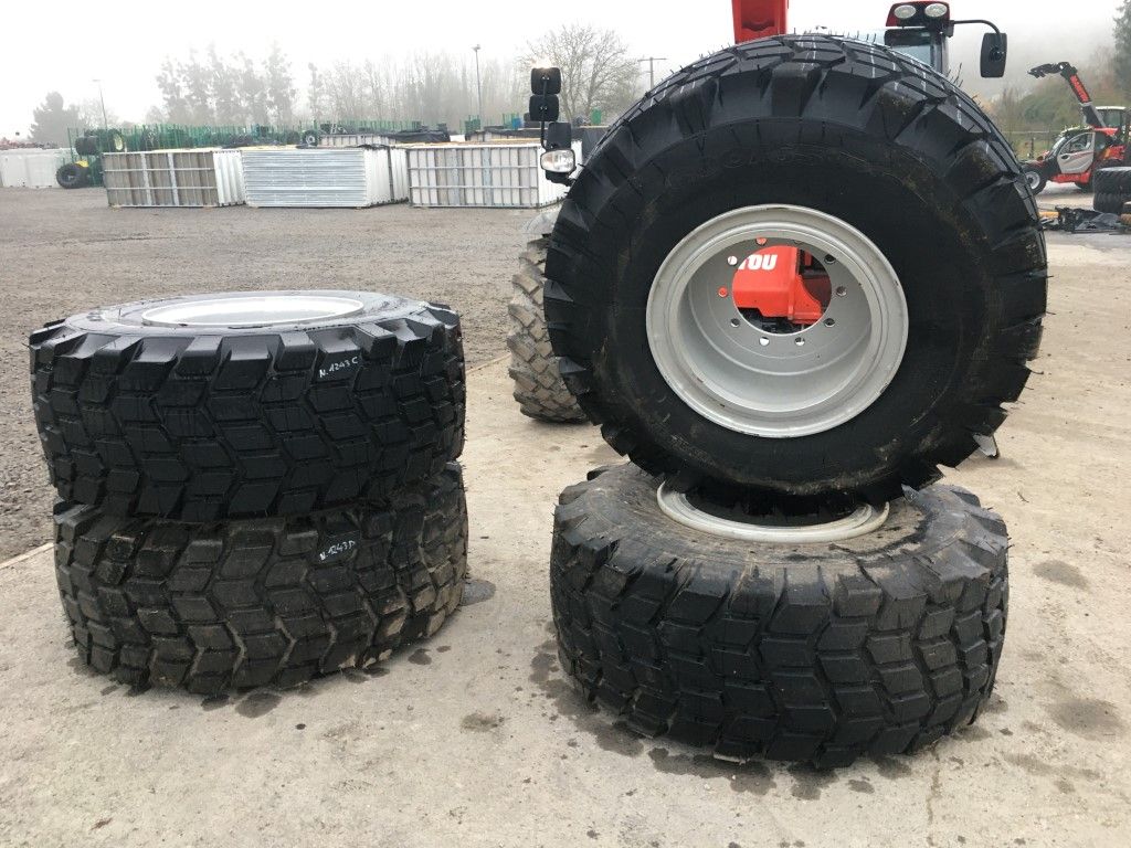 Null 
4 ROUES
Marque : FOR TRAILLER

Dimension : 600/65R23

Réf : 1243 ABCD

Usu&hellip;