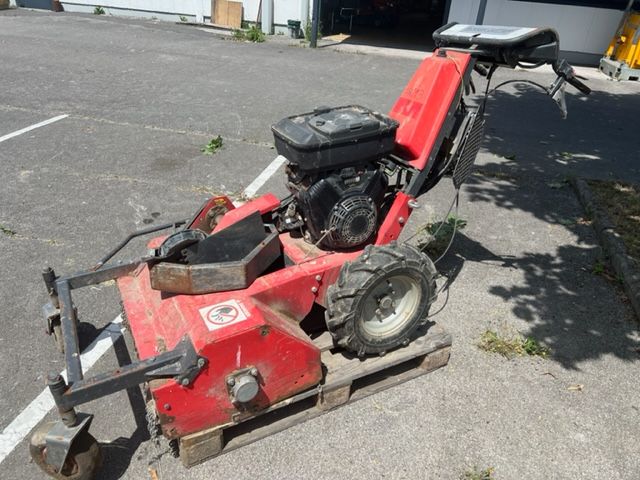 Null 
Flail mower KERSTEN year 2019

Does not work, see beam

Visible in auction&hellip;