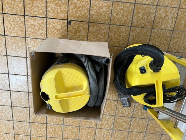 Null 
2 vacuum cleaners KARCHER - 
Visible in auction room 80300 ALBERT
Legal fe&hellip;