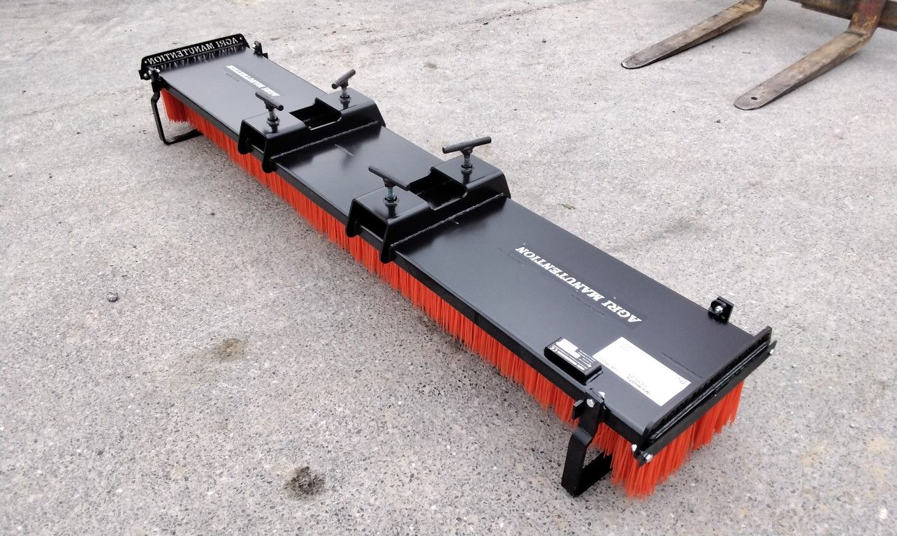 Null 
New push broom - Brand : Agrimanutention - Series : 024480 - Year : 2022 -&hellip;