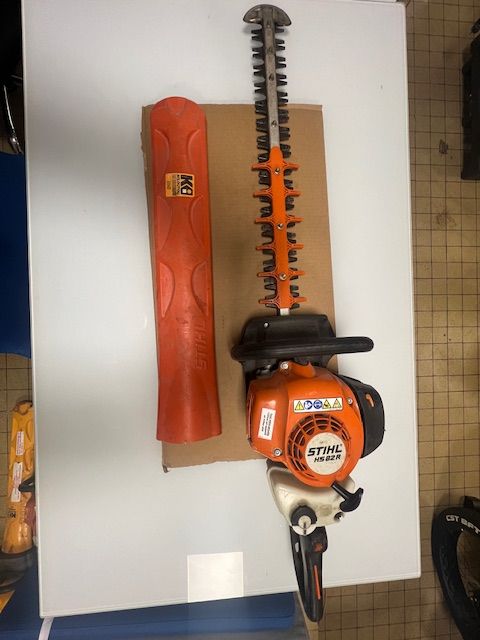 Null TAILLE HAIE ESSENCE
STIHL HS82R
TAILES010763