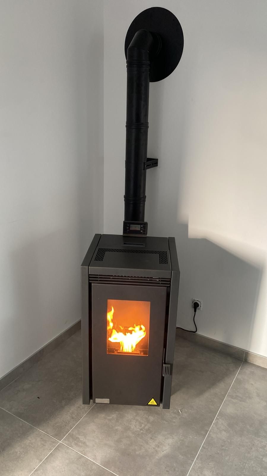 Null LOT OF 5 pellet stove TEBA TP 06. 08,14 kw. New product packed. Size: depth&hellip;