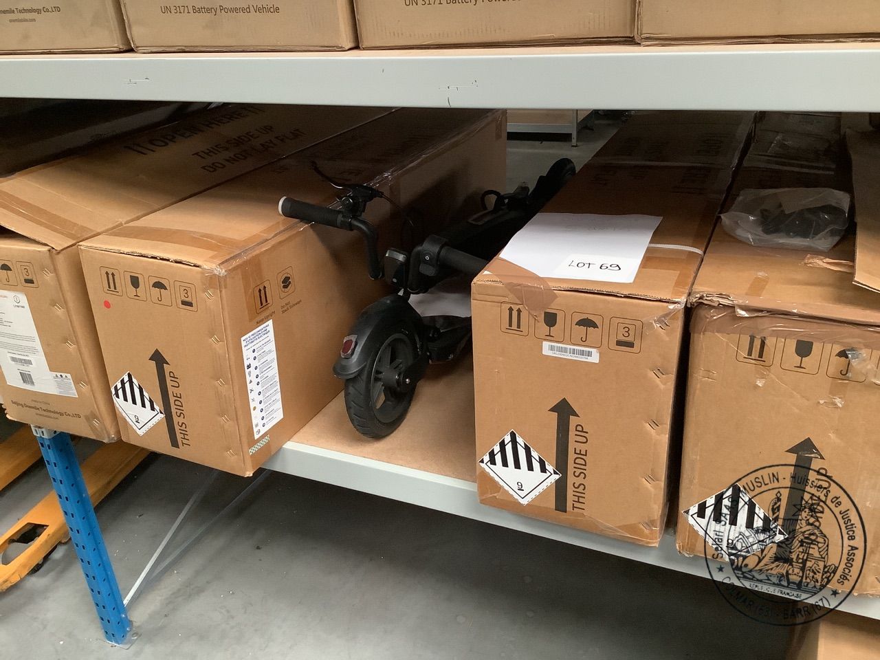 Null 69. A set of 5 new ONEMILE S8 scooters (4 in new boxes, one unwrapped)