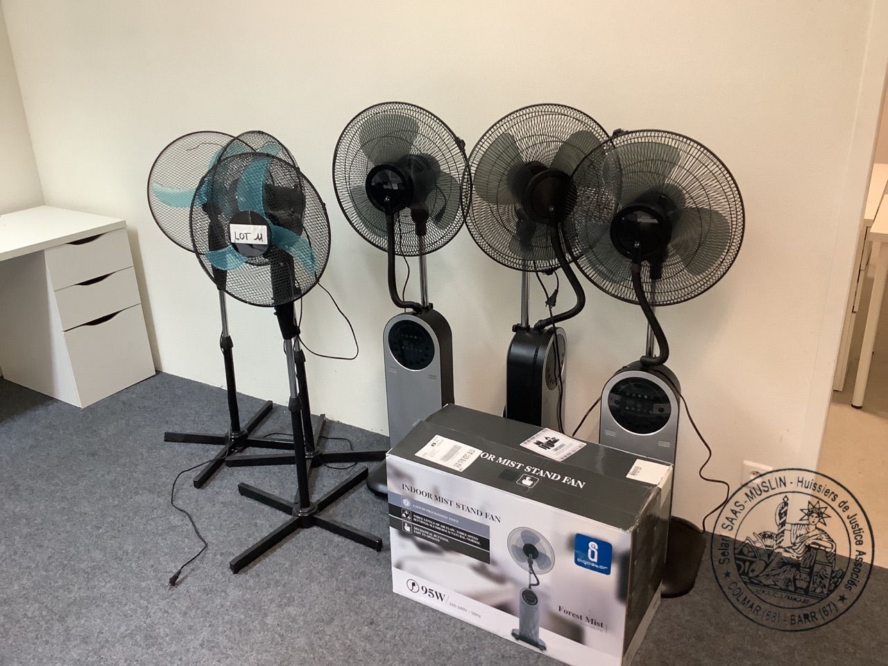 Null 11. A set of 6 floor-standing fans