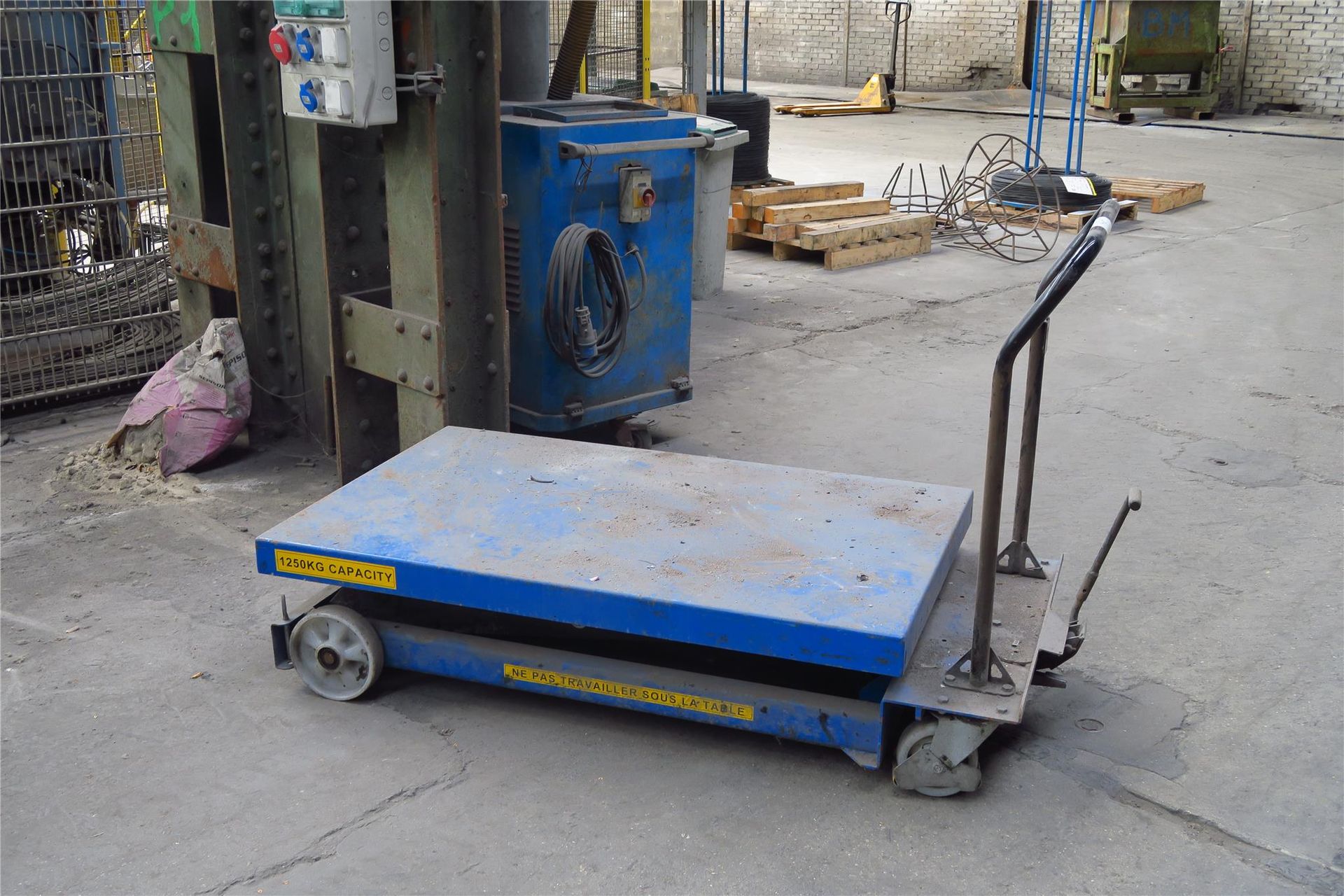 Null Lifting table, cap. 1250 kg