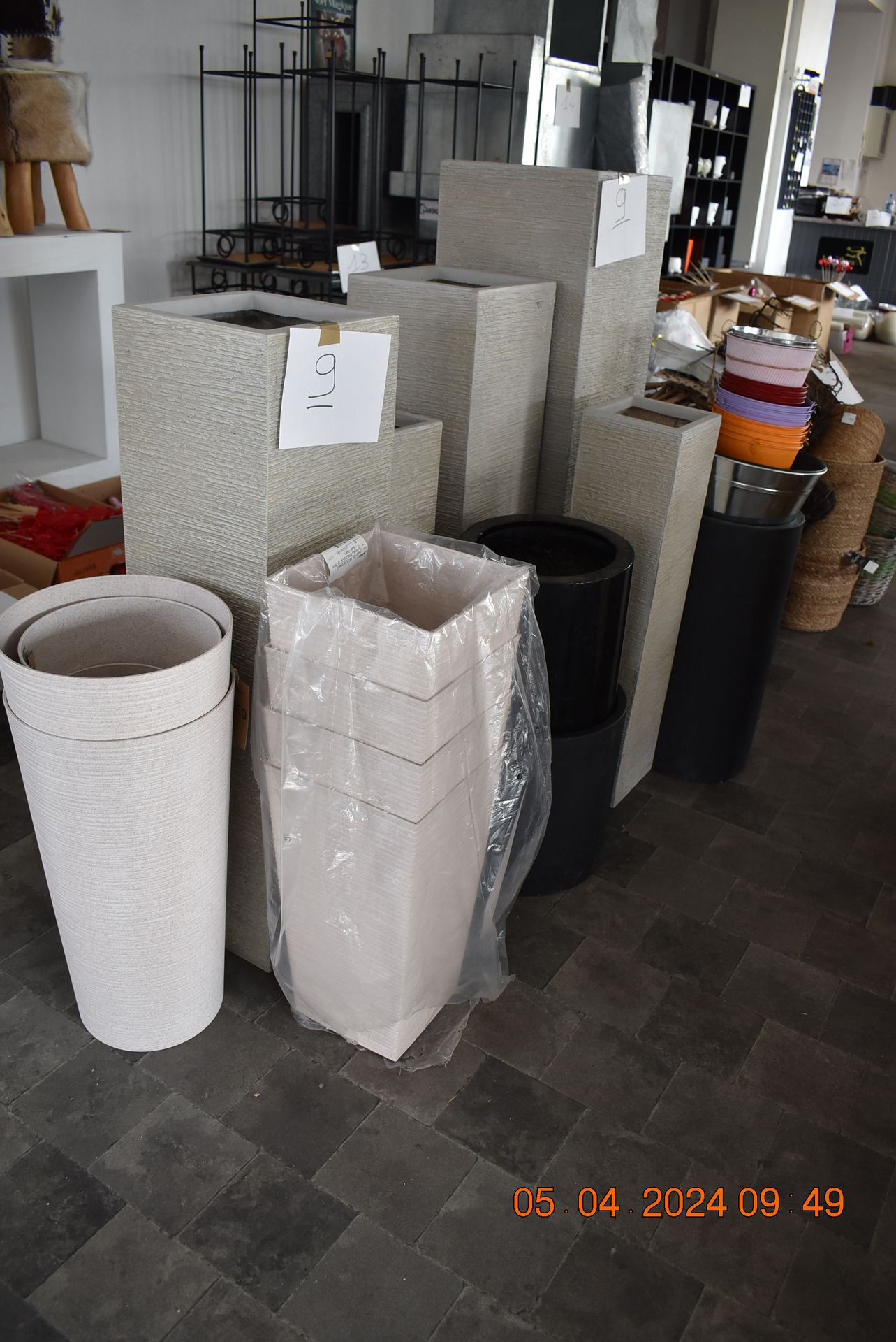 Null Set of flower pots, various sizes
