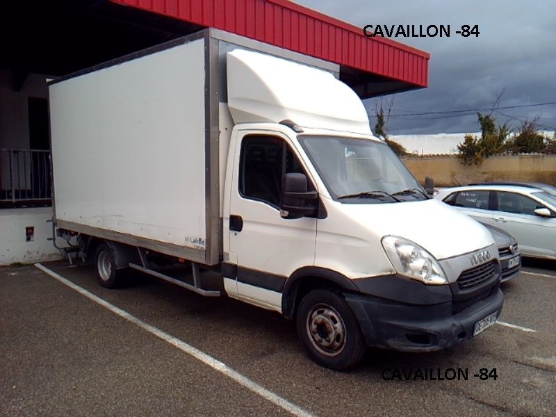 Null CTTE IVECO 35C15 CAISSE GRUAU AVEC HAYON - Dmec : 11/04/2014-214493Kms-10CV&hellip;