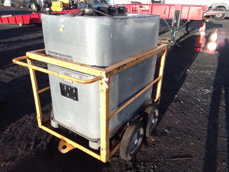 Null DIV FUEL TANK 700L ON ROLLING TROLLEY-VAT recoverable