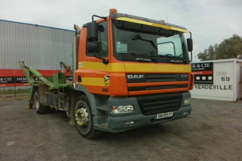 Null CAM DAF CF-85 380 4X2 19T PORTE MULTI CHAINE - Dmec : 03/04/2006-510987Kms-&hellip;