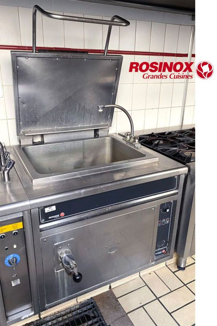 Null GAS POT BRAND ROSINOX WITH MIXER. 143,5 X 100 X 94 CM. SOLD FOR PIECES.
