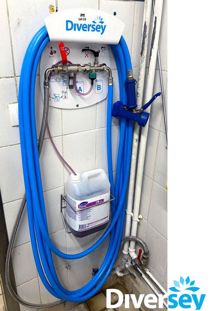 Null 1 UNIT: DIVERSEY WASHING STATION, HOSE LENGTH 10 METERS (APPROX).