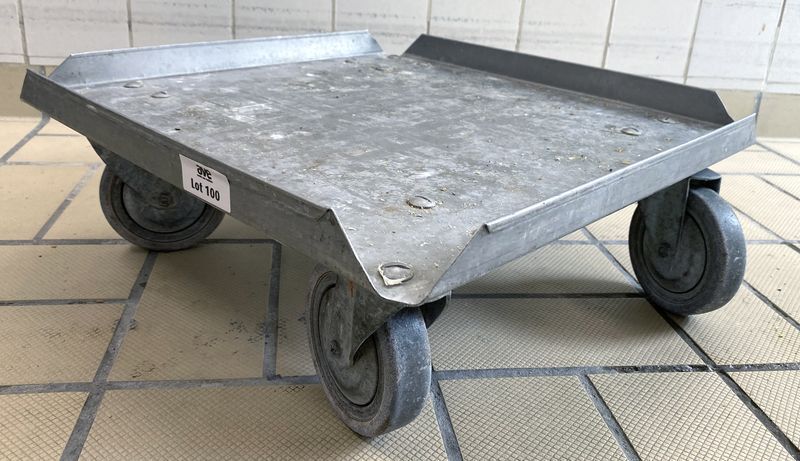 Null DOLLY WITH GALVANIZED STEEL TRAYS WITH 4 DIRECTIONAL WHEELS. 20 X 52 X 52 C&hellip;