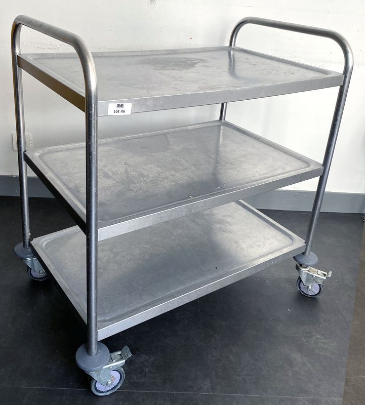 Null 3 LEVEL STAINLESS STEEL SERVING CART ON 4 DIRECTIONAL CASTERS. WEAR AND TEA&hellip;