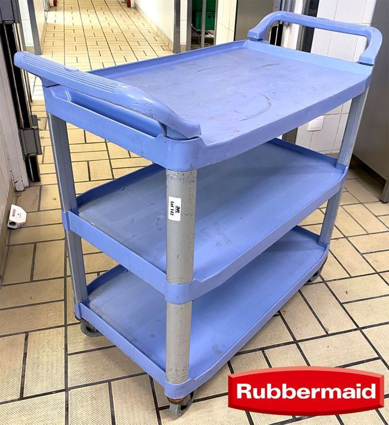 Null 2 UNITS: RUBBERMAID BRAND 3-LEVEL SERVICE CART ON 4 DIRECTIONAL BLUE NYLON &hellip;