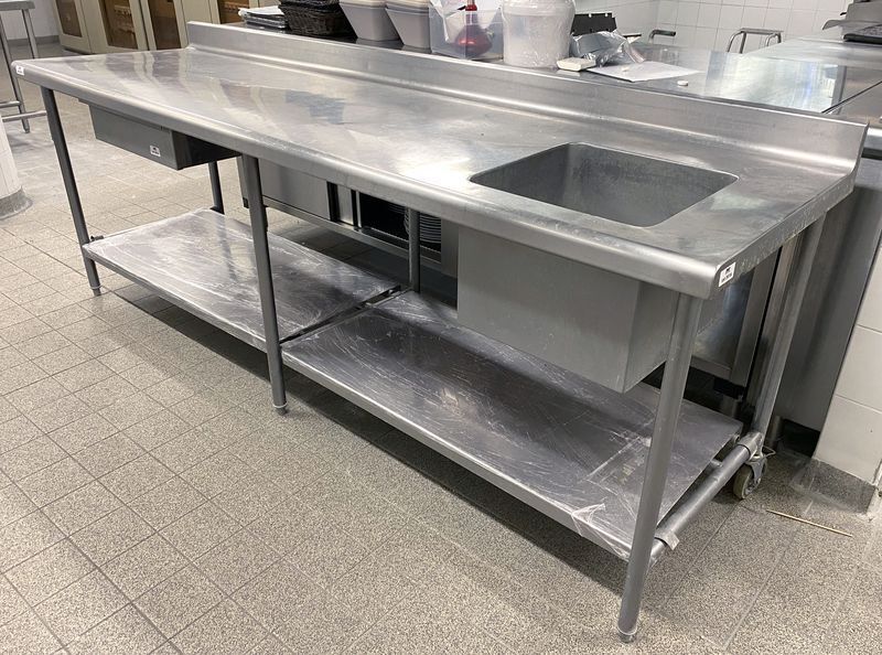 Null TABLE DE PREPARATION ADOSSEE EN INOX ALIMENTAIRE AVEC EVIER ET TIROIR EN CE&hellip;