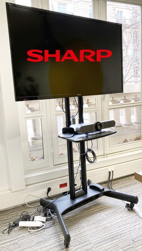 Null SHARP 48 INCH TELEVISION MODEL LC-48CFG6002E. SOLD WITH CASTOR STAND. 2EME &hellip;