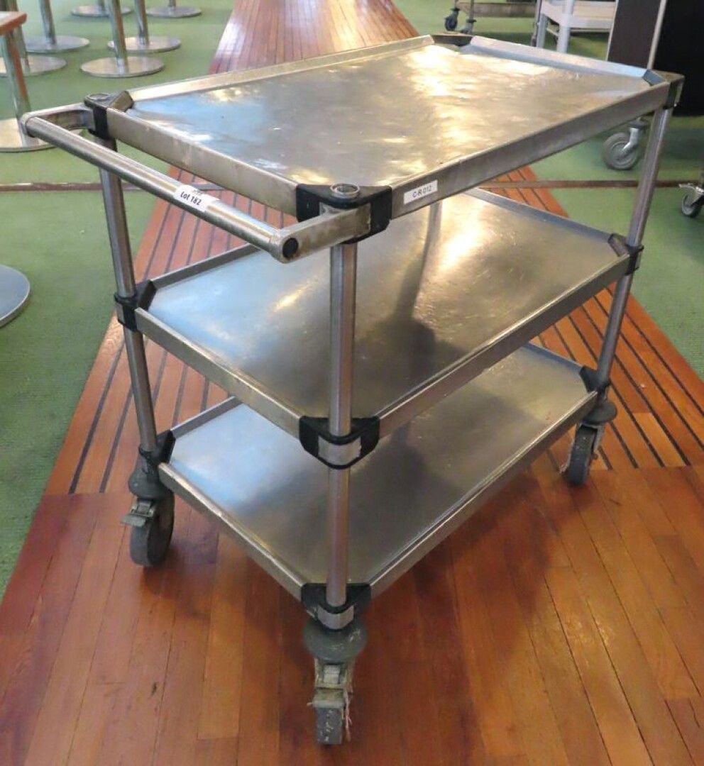 Null STAINLESS STEEL SERVING TROLLEY WITH 3 LEVELS. 84 X 89 X 50 CM.