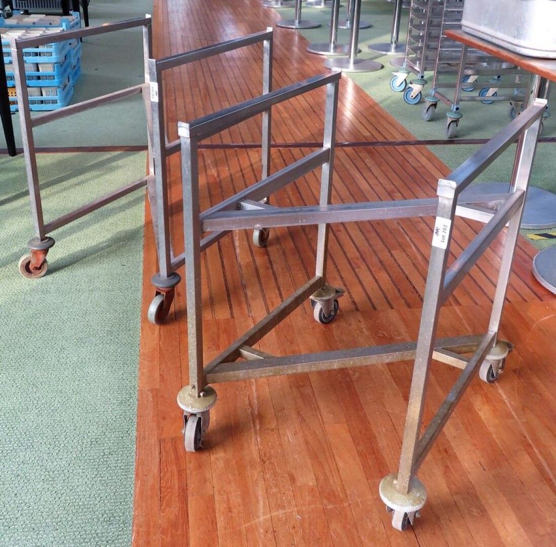 Null 2 STAINLESS STEEL COOKING TROLLEYS. 81,5 X 56,5 X 65 CM.