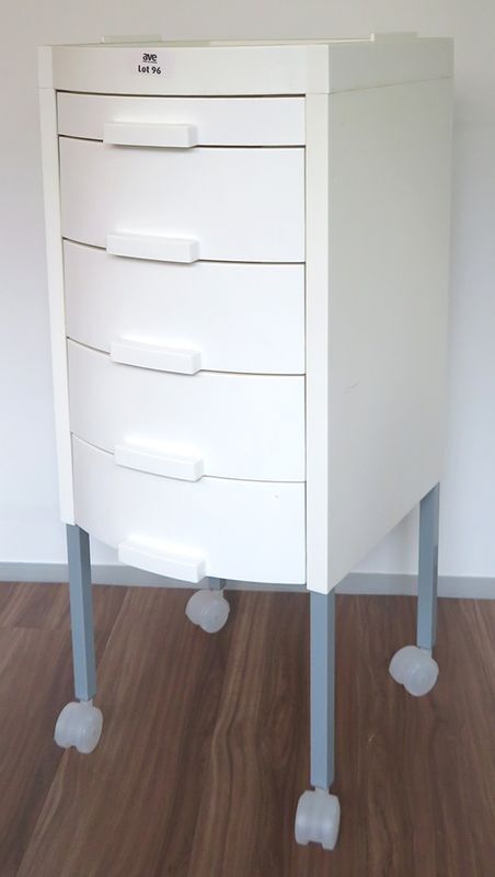 Null WHITE PLASTIC HAIRDRESSER'S TROLLEY WITH 5 DRAWERS. 86 X 35,5 X 38 CM. GROU&hellip;