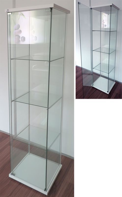 Null GLASS DISPLAY CASE OPENING BY 1 DOOR ON 3 SHELVES. 163 X 42,5 X 36,5 CM. 2 &hellip;