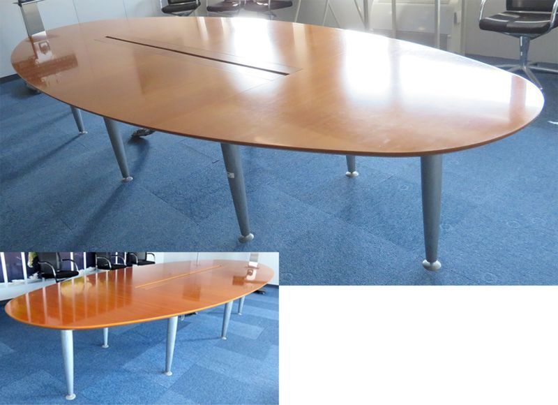 Null CONFERENCE TABLE IN 4 PARTS IN HONEY-COLOURED VARNISHED WOOD, OVAL TOP WITH&hellip;